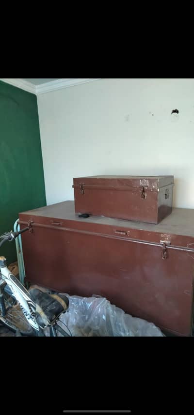 hard leaf paiti set of 2  with stand