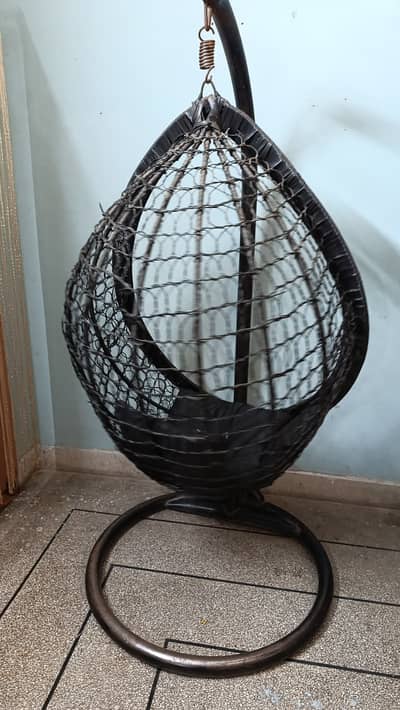 Luxurious Egg Chairs Customized. Full Black, Outdo