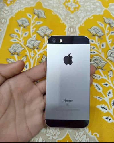 iphone 5S 64GB full box Whatsapp no 03222352063