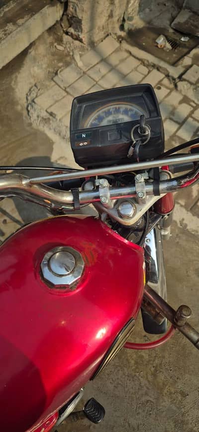 crown 20 madel number nhi laga howa baki paper mera pass hin