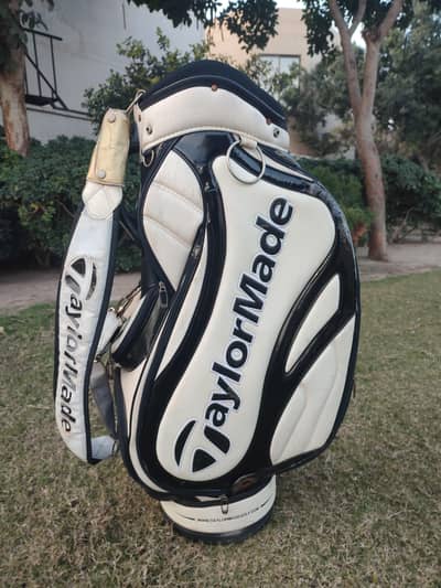 TaylorMade Golf Bag