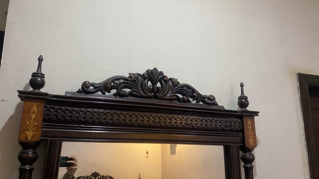 Dressing table with stool 0