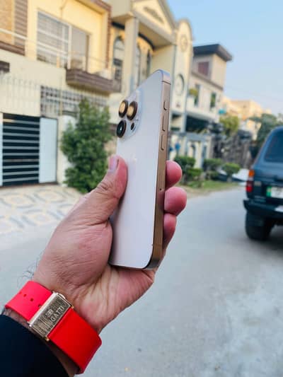 iphone 16 pro fu dessert titanium