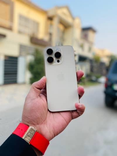 iphone 16 pro fu dessert titanium