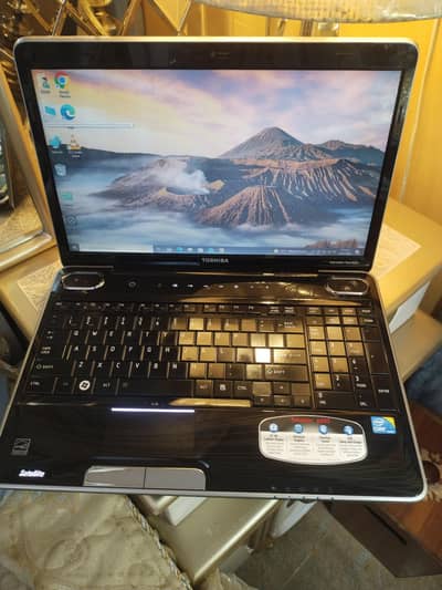 Toushiba Satellite Core i7