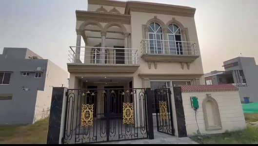 I SELL 5 MARLA BRAND NEW HOUSE IN BAHRIA ORCHARD LAHORE