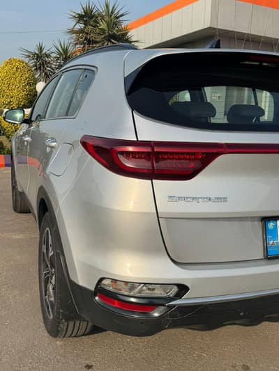 silver kia Sportage | well maintained | AWD | excellent condition