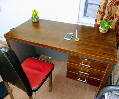 Get Your Dream Table for home use and office  10/10 condition