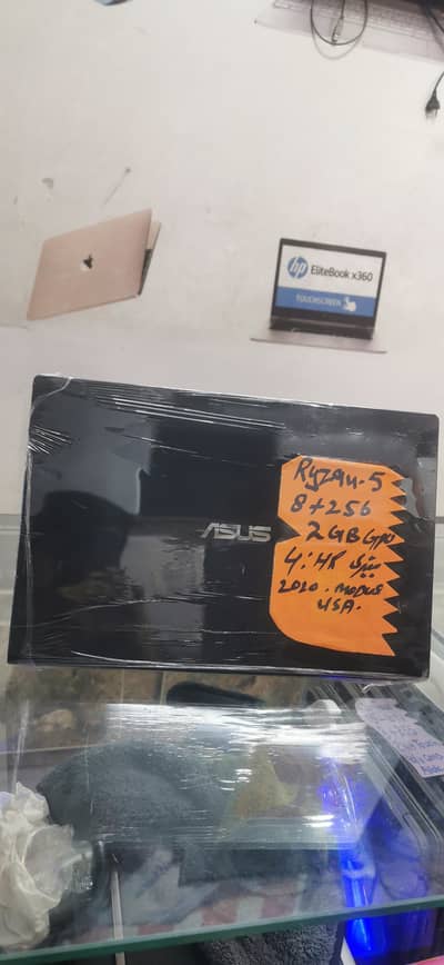 Asus vivobook Ryzen 5 8/256 2gb graphic card 13"