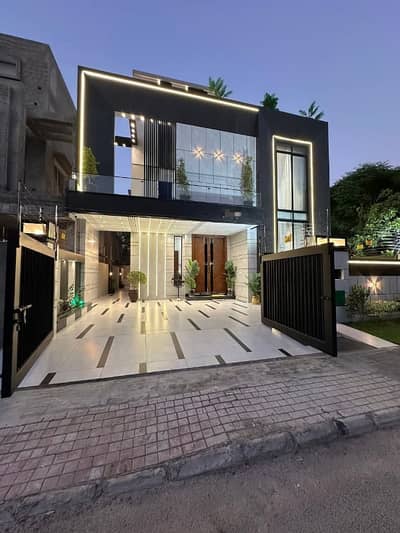 Luxury Top City 10 Marla House For Sale