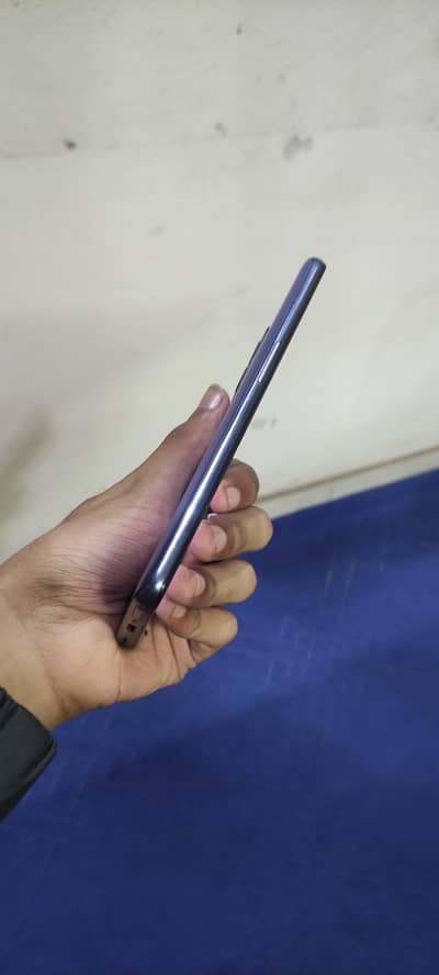 one Plus 9 clear display