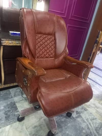 Brand New Executive Office Chair – Luxury Look | Urgent Sale