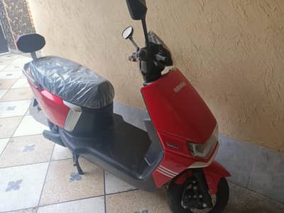 Revoo Electric Scooty Brand New