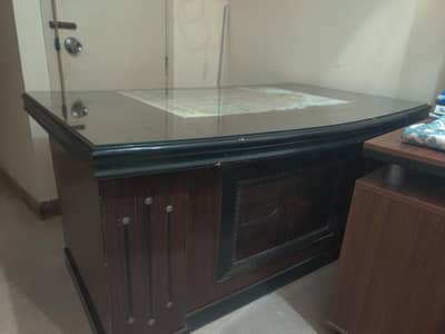 TABLE AND OFFICE CHAIR FOR SALE