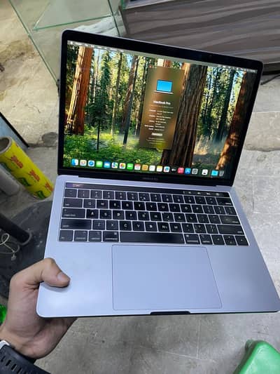 Apple MacBook pro 2019 256 gb touch bar