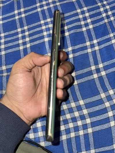 Selling phone for urgent base