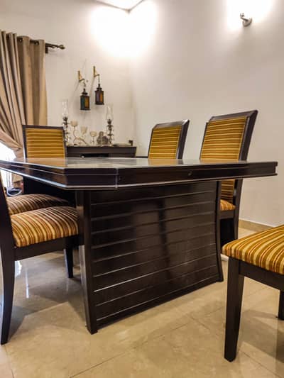 Classic Dining Suite: Table, Six Chairs & Ottoman