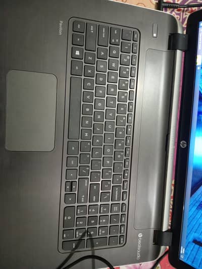 selling Hp laptop slightly used