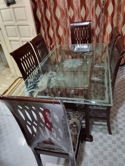 Dining table brand nee