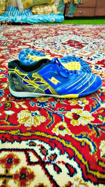 football shoes 8.5 size