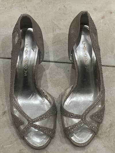 Fahad used branded shoes