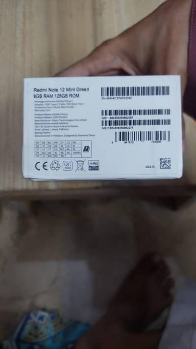 Urgent sale mobile Complete Saman with box and charger