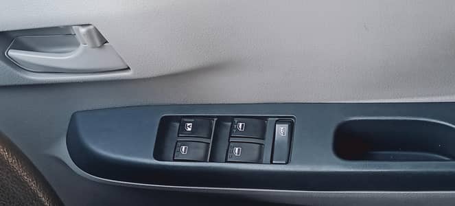 Toyota Pixes Mira 2015