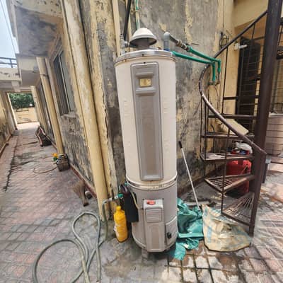 national geyser full size electric + gas. almost new