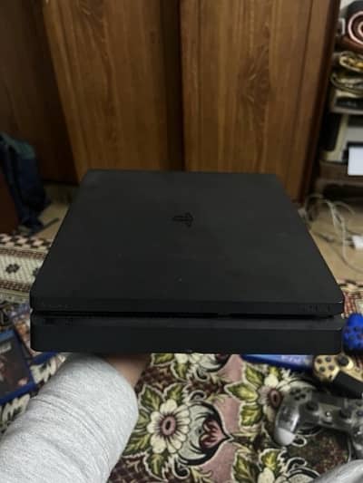 PS4 Slim with 4 Controllers