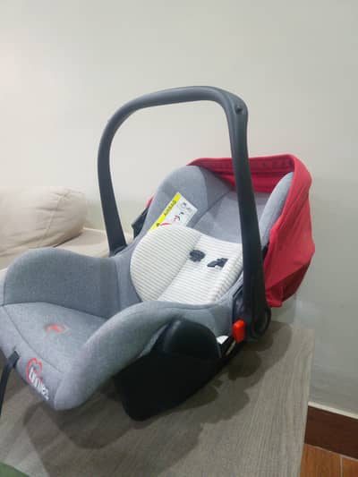 Tinnies car seat available