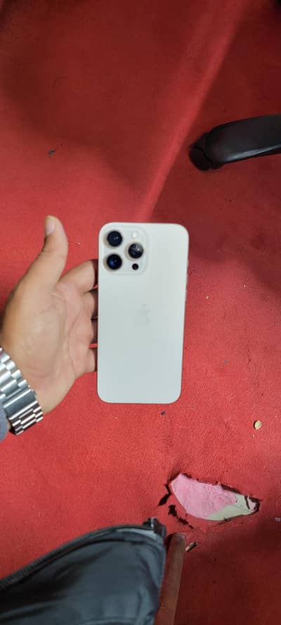 16 pro max 256 gb 4 month sim time avail arjant