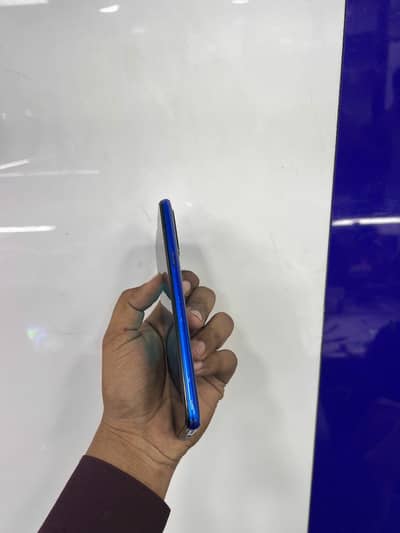 Realme 5i 4/64 official