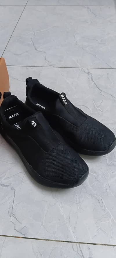 New endure shoes size 9.5/10/45