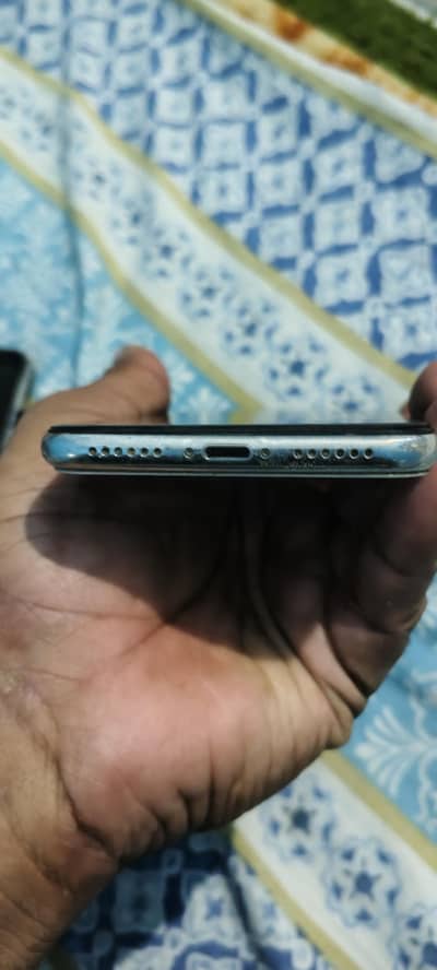 I phone x or Tecno sparck 6go