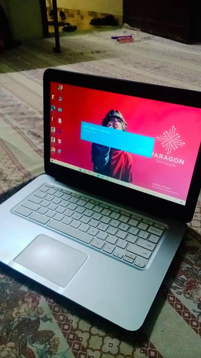 HP Chromebook (like new)