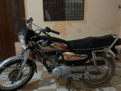 CD 125 black colour model 22