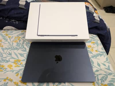 Macbook Air M2 Midnight Blue color