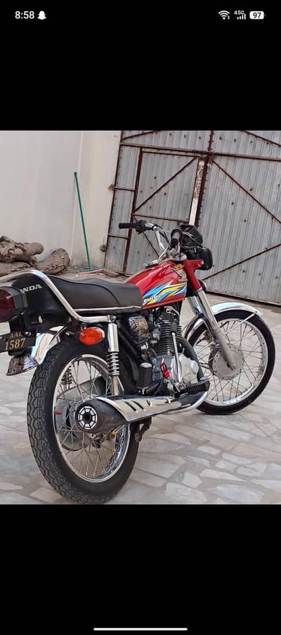 honda 125 ,18 model invoice Panjab number Peshawar