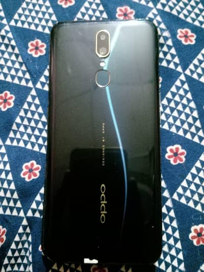 exchange possible koi acha mobile howa uper paise dedogy urgent sell