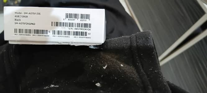 Brand new 2 days just open 128 go 4 gb ram complete box warranty n in