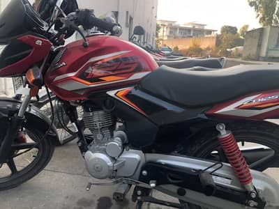 Honda CB 125F