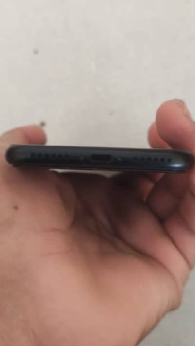 iPhone SE 3rd generation 99 battery health 64gb factory unlock