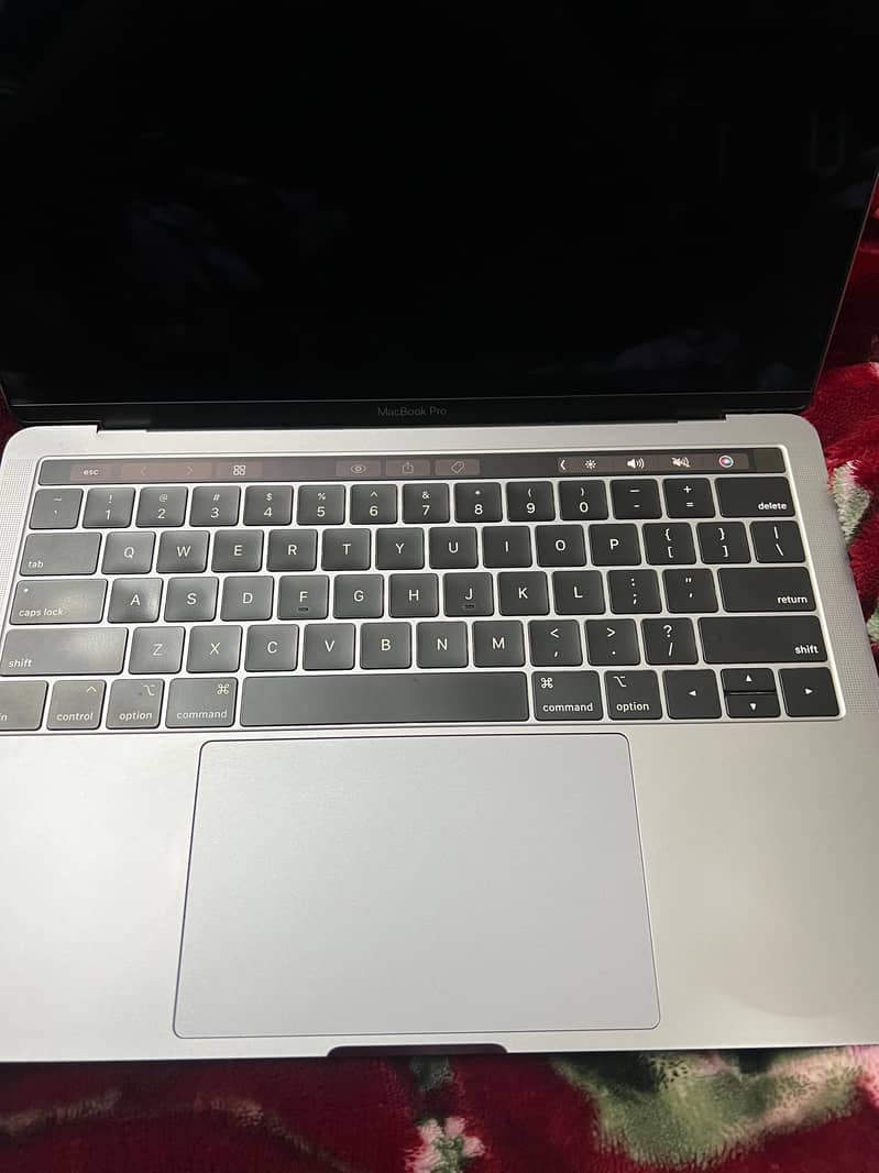 Macbook Pro 2018 i7 Processor 8th Generation 5