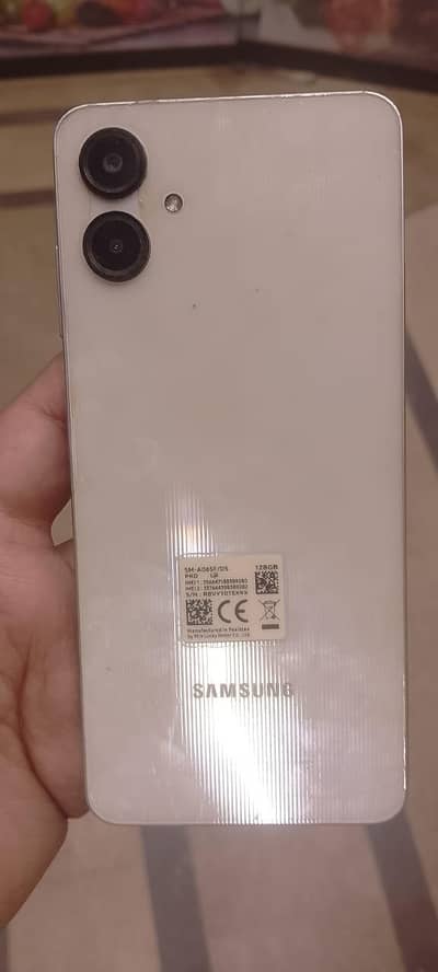 Samsung a06 6gb ram 128gb room