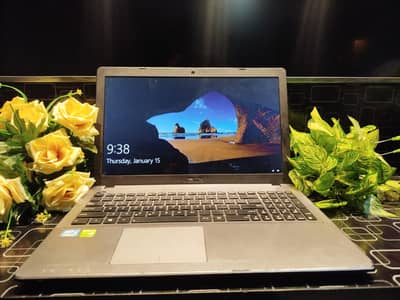 ASUS LAPTOP IN UNTOUCH CONDITION