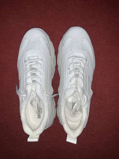 Limited edition BreakOut White Sneakers