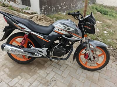 honda CB 150F silvr colour condition only serious buyers rabta kren