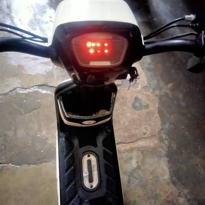 urgent sale scooty electric best condition  contect 03059809934
