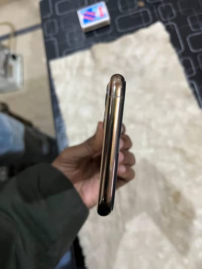iphone 11 pro max JV 64 GB ( best for gaming)