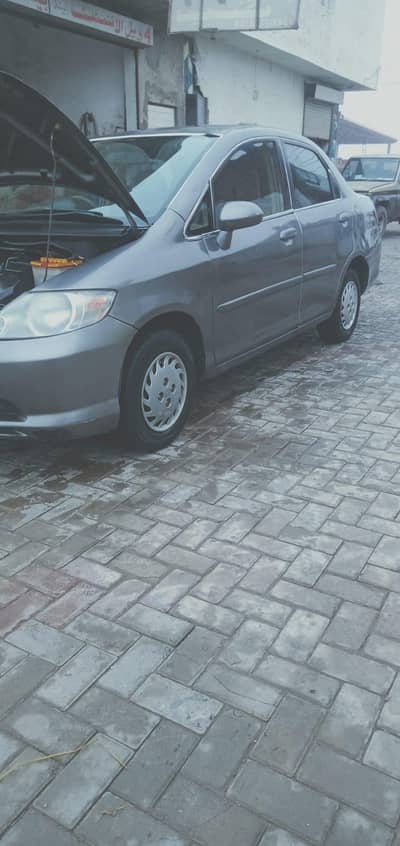 good car Honda City in total janin out roof pillar janin said sower